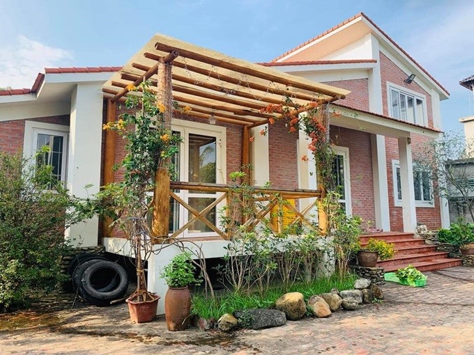 Ngắm 2 căn nhà rộng thênh thang của diễn viên Hồng Đăng: 1 căn 3 mặt tiền ngay trung tâm Hà Nội, 1 căn nhà vườn hơn 1.300 m2 ở ngoại thành thủ đô