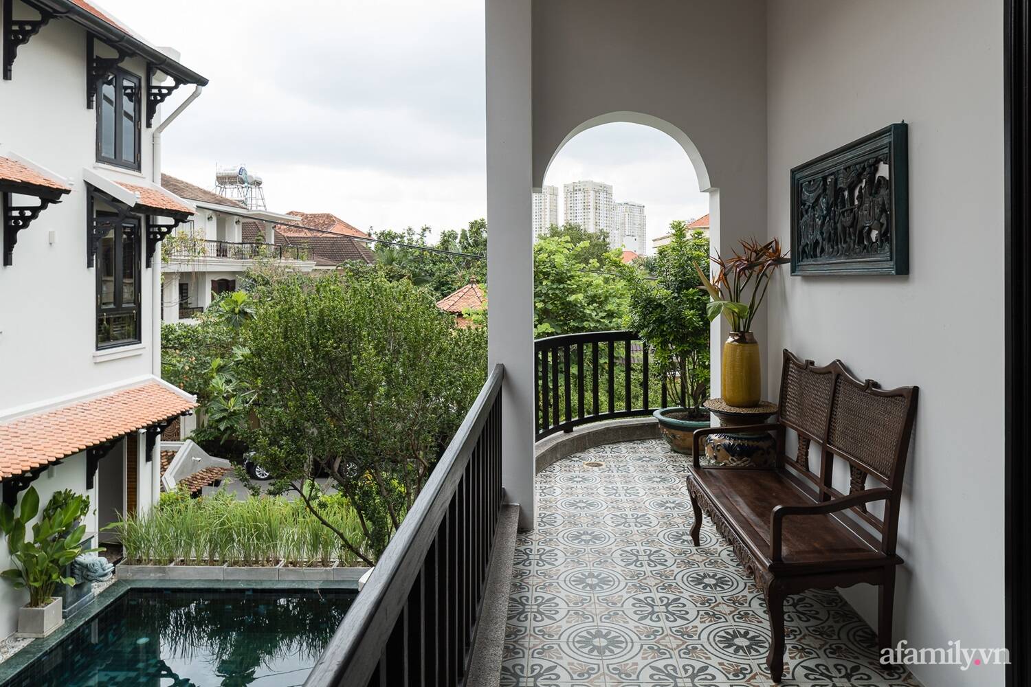 Ngôi biệt thự 500m2 đậm chất tình với những đường nét xưa cũ giữa lòng Sài Gòn hoa lệ