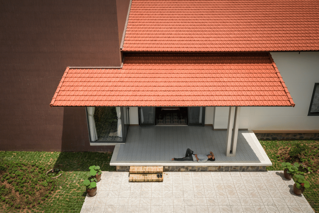 Ngôi nhà 3 gian mái đỏ 2190m2 là tổ ấm bình yên của gia đình 3 thế hệ tại Tây Ninh, thiết kế tinh tế đủ công năng, không thiếu chỗ thư giãn