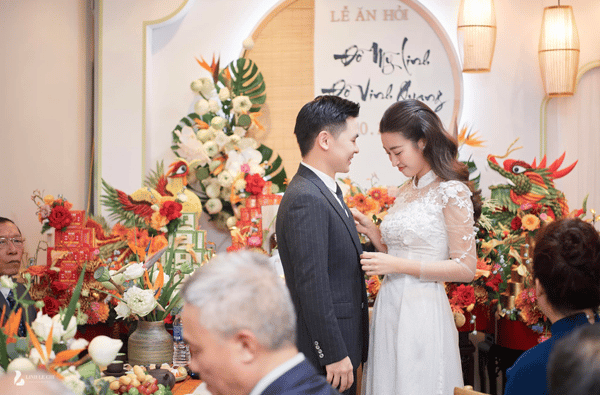 Bên trong ngôi nhà của "hoa hậu nghèo nhất Việt Nam" Đỗ Mỹ Linh trước khi làm dâu nhà Bầu Hiển sẽ như thế nào?