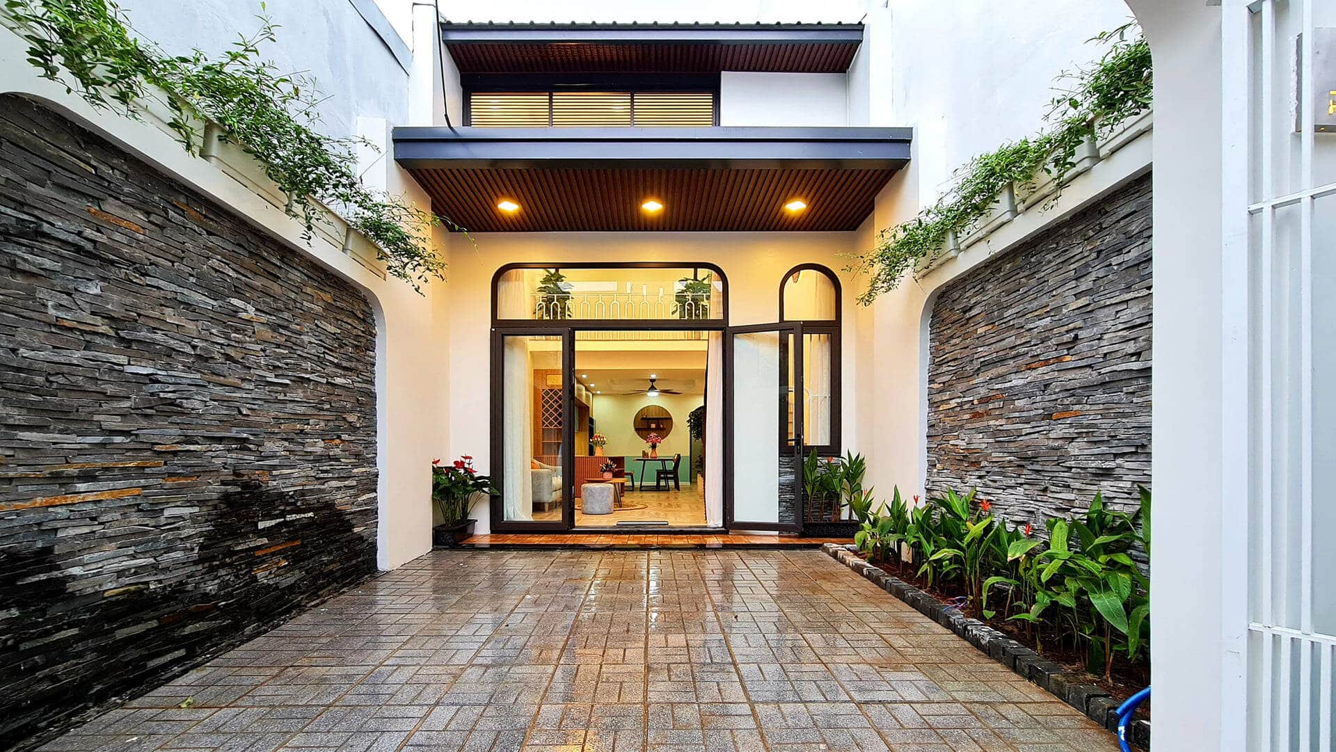 Ngôi nhà 1 tầng 1 lửng, với chi phí 800 triệu đang đứng top 1 nhà đẹp Việt Nam có gì?